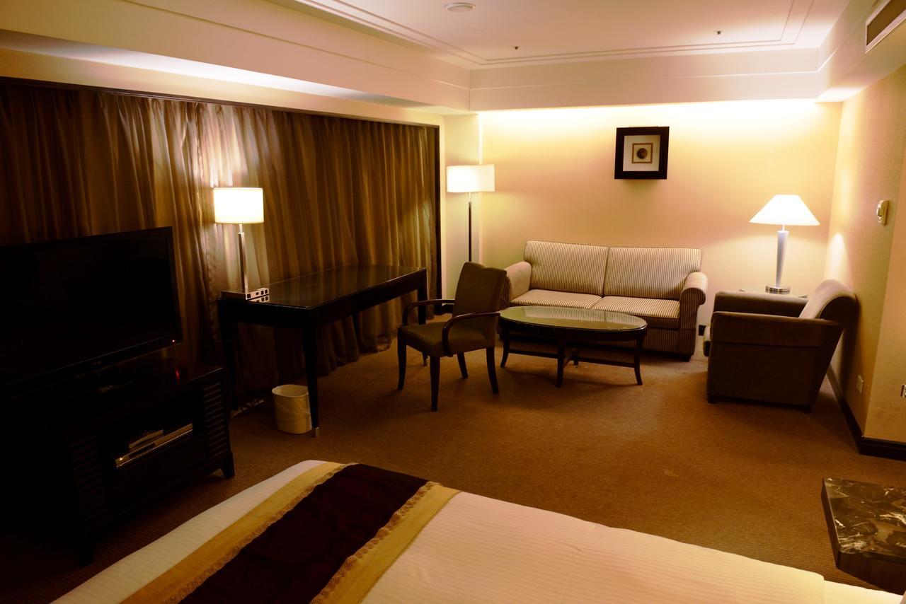 Nisus Hotel Taipei Exterior photo