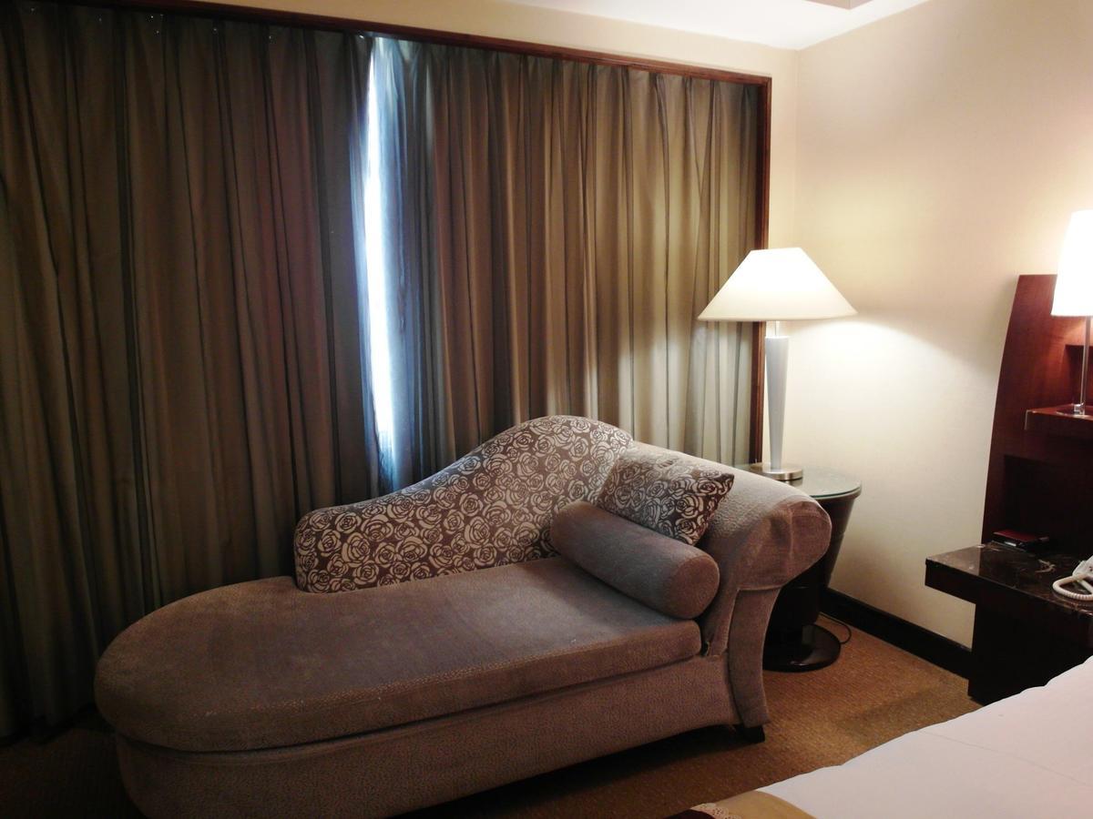 Nisus Hotel Taipei Exterior photo