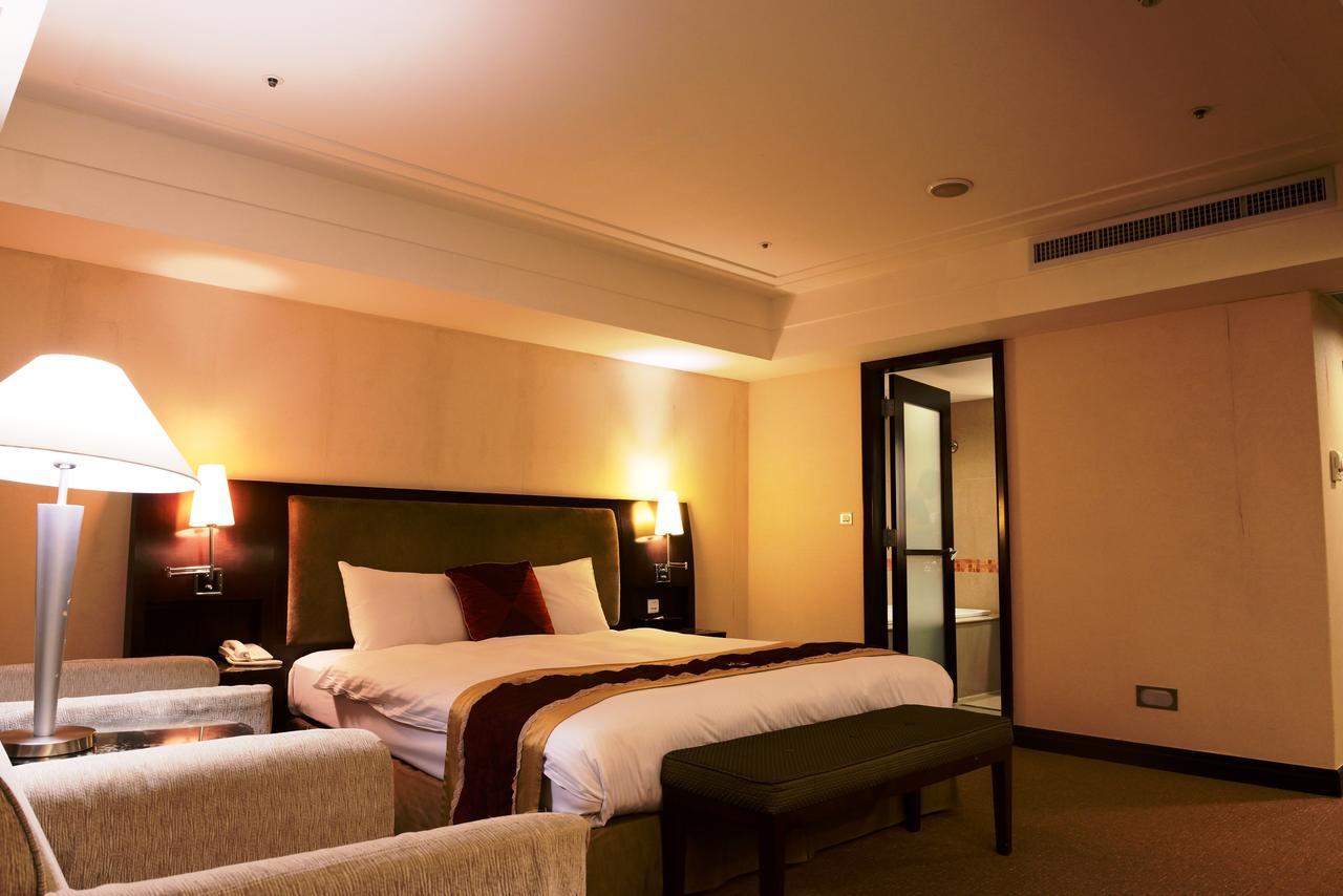 Nisus Hotel Taipei Exterior photo