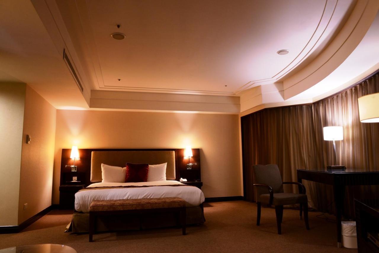 Nisus Hotel Taipei Exterior photo
