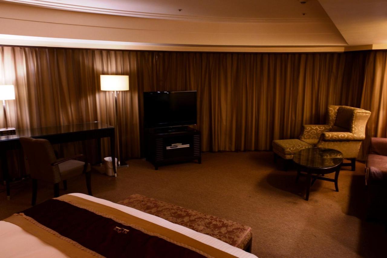 Nisus Hotel Taipei Exterior photo
